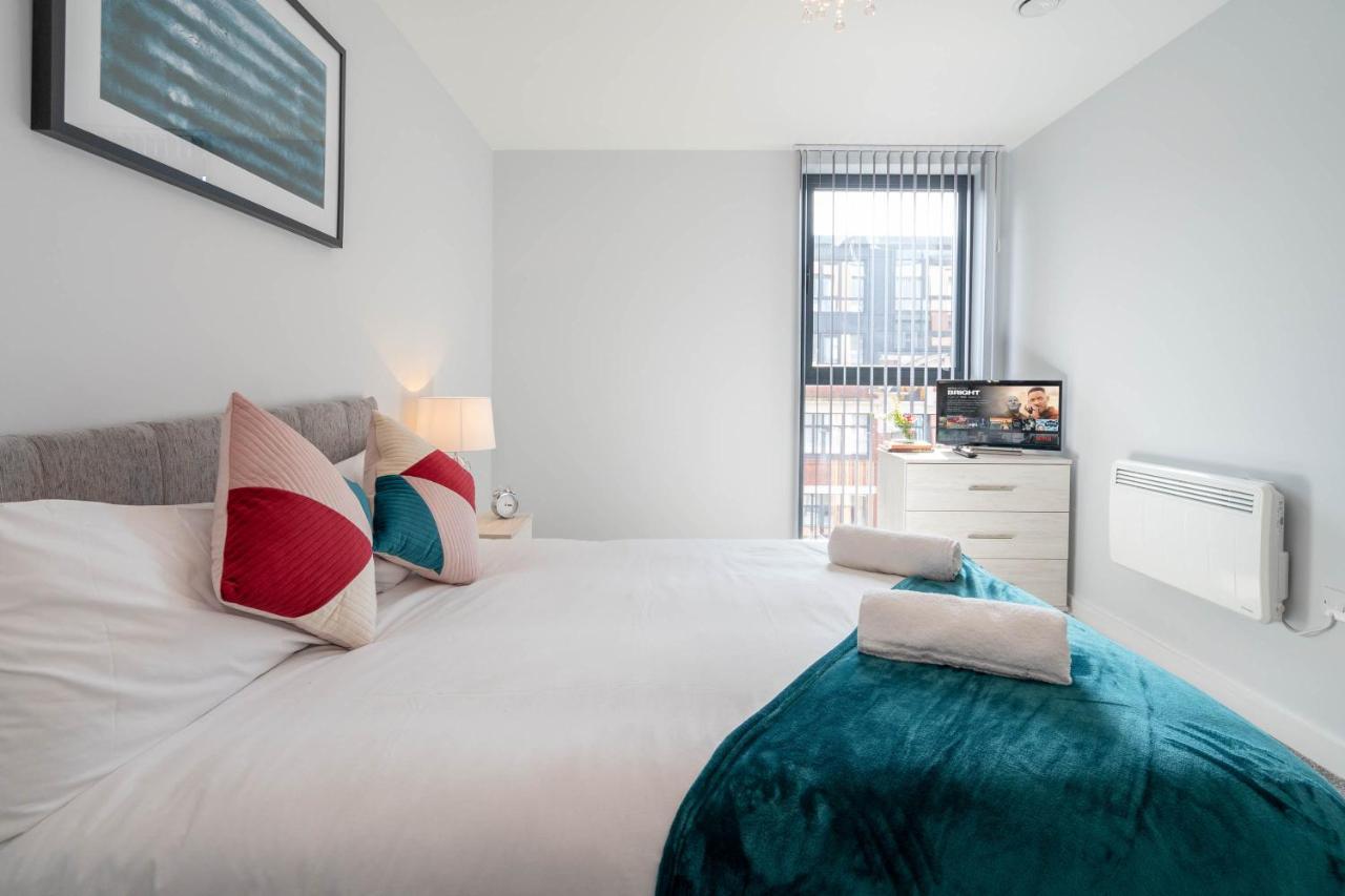 New Build - 2 Bed Snug Modern Apartment - Juliet Balcony - Roof Top Terrace - Digbeth, Birmingham City Centre - Free Netflix & Smart Tv Luaran gambar