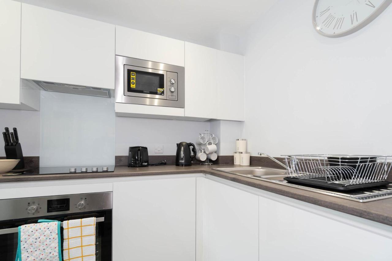 New Build - 2 Bed Snug Modern Apartment - Juliet Balcony - Roof Top Terrace - Digbeth, Birmingham City Centre - Free Netflix & Smart Tv Luaran gambar